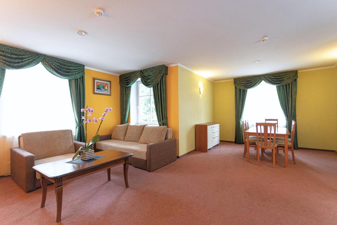 Good Stay Eiropa Hotel Economy Jūrkalne 外观 照片