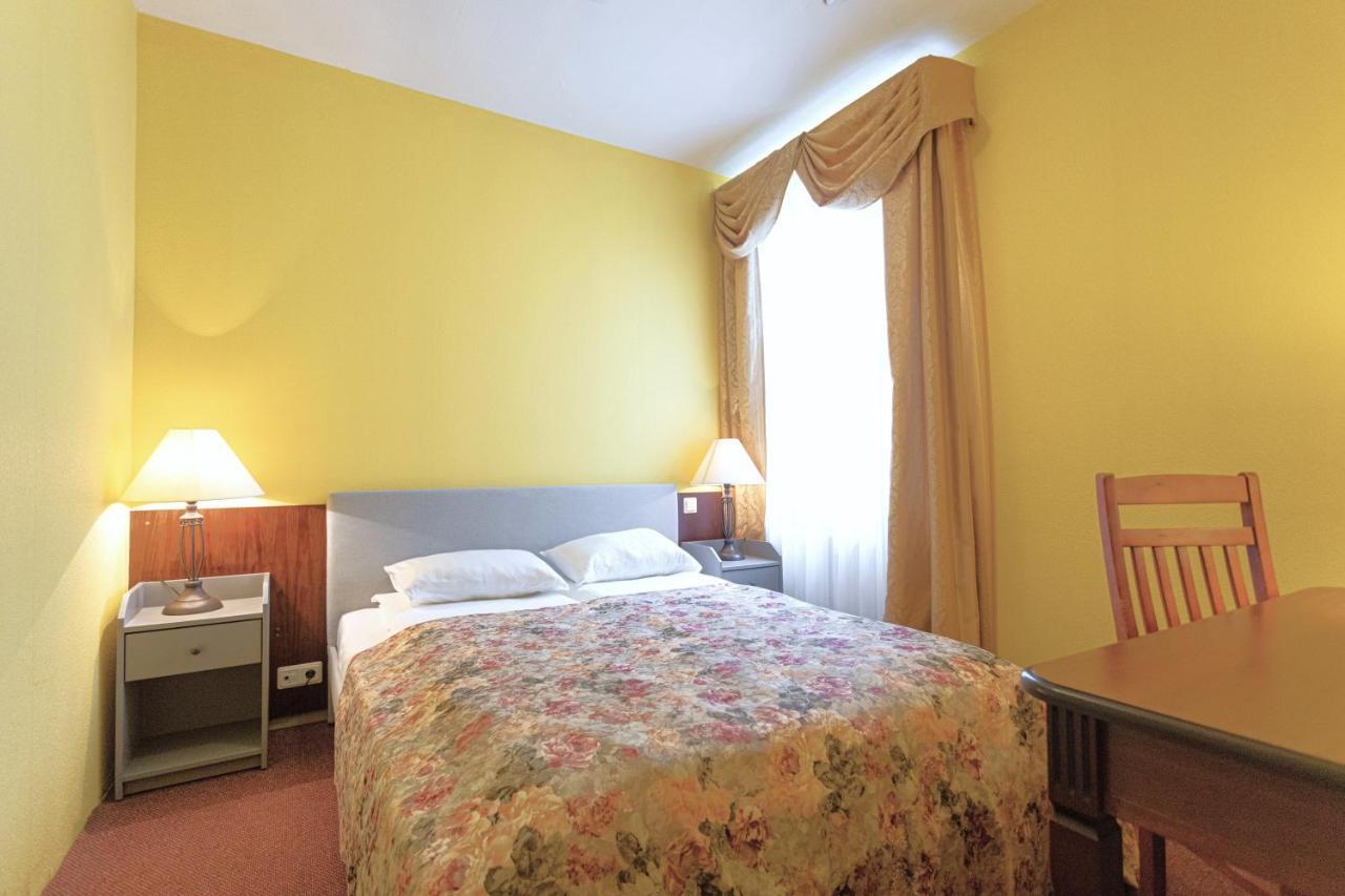 Good Stay Eiropa Hotel Economy Jūrkalne 外观 照片