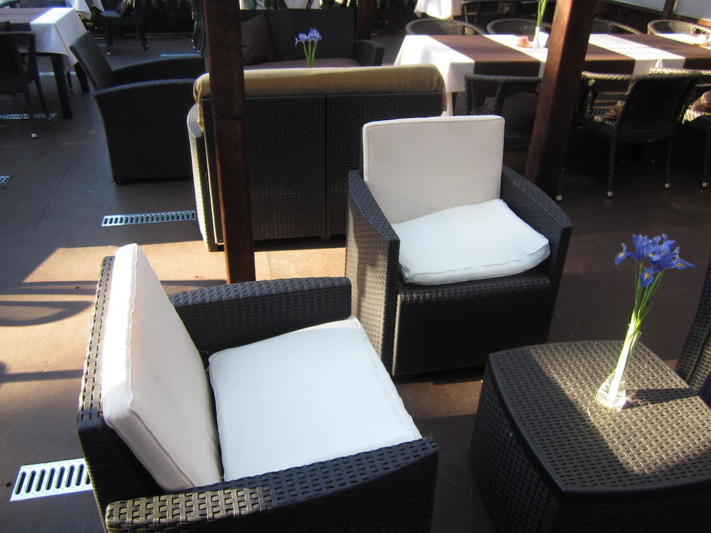 Good Stay Eiropa Hotel Economy Jūrkalne 外观 照片