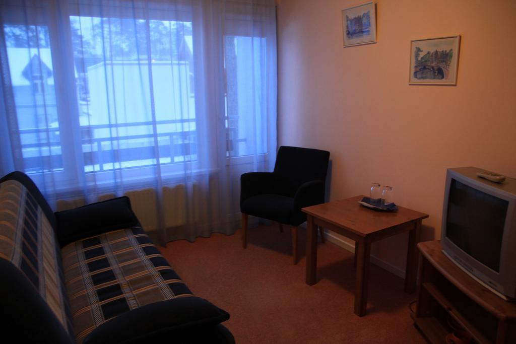 Good Stay Eiropa Hotel Economy Jūrkalne 客房 照片