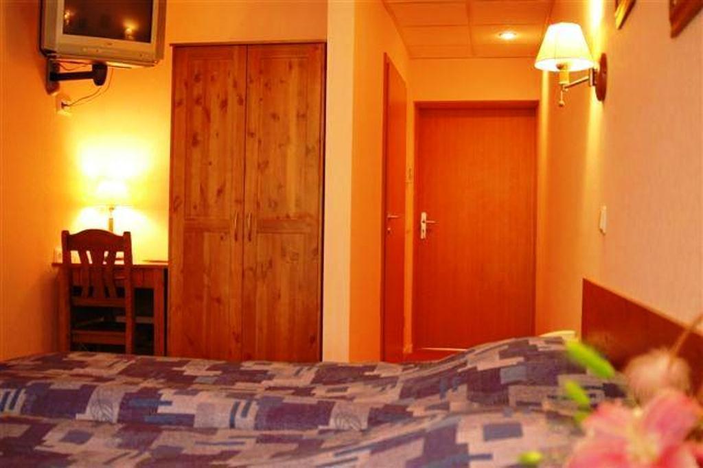 Good Stay Eiropa Hotel Economy Jūrkalne 外观 照片